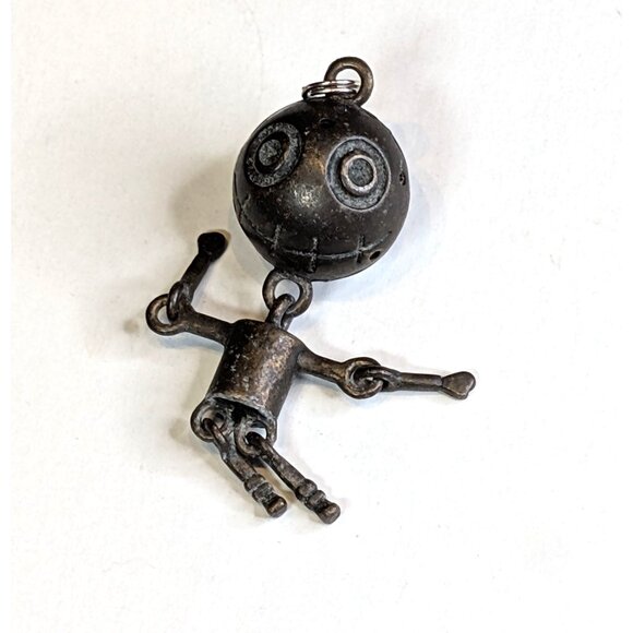 Quirky vintage segmented "sewn-mouth" doll pendant - Picture 6 of 7